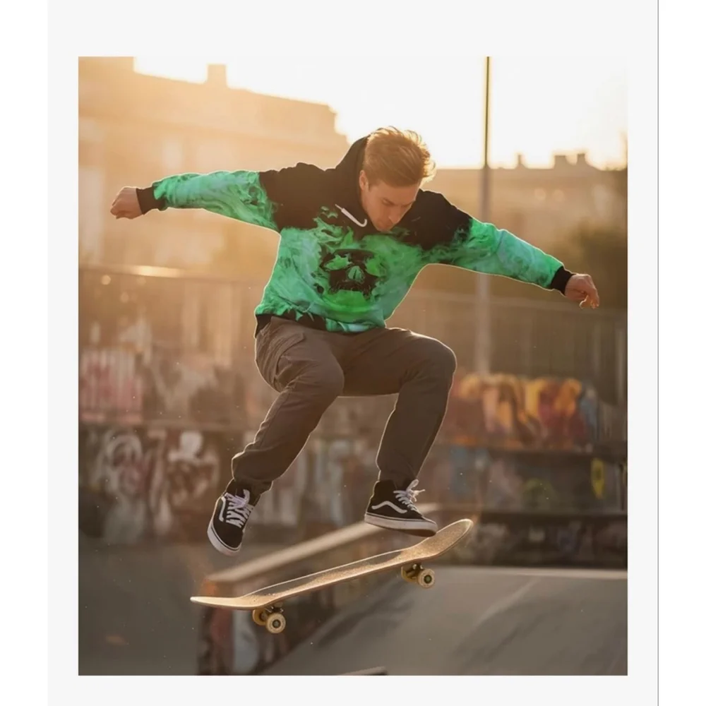 Men's OWMMIZ Black & Green Flame Skull Hoodie S - Picture 6 of 8